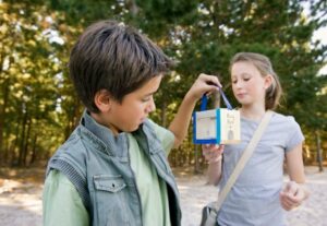 children with bug kit easy outdoor activity 