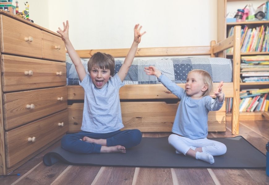 online motivation kids doing yoga